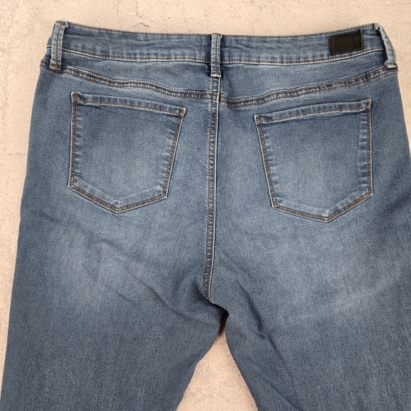 Simple Society Blue Denim Jeans - Picture 5 of 10